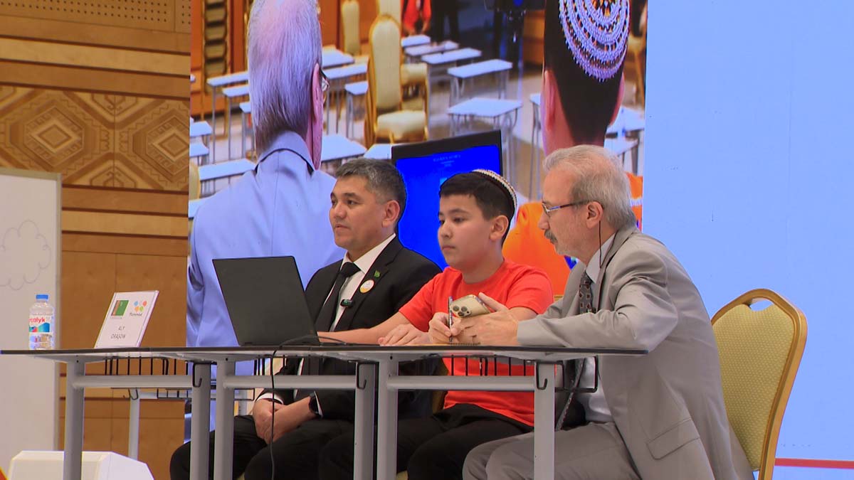 In Ashgabat, schoolchildren set world records in mental arithmetic