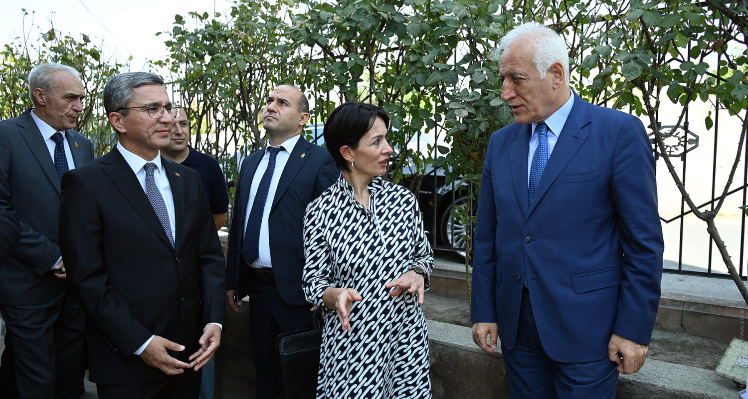 Visiting the historical monument of the Turkmen Emirs of Garagoyunly