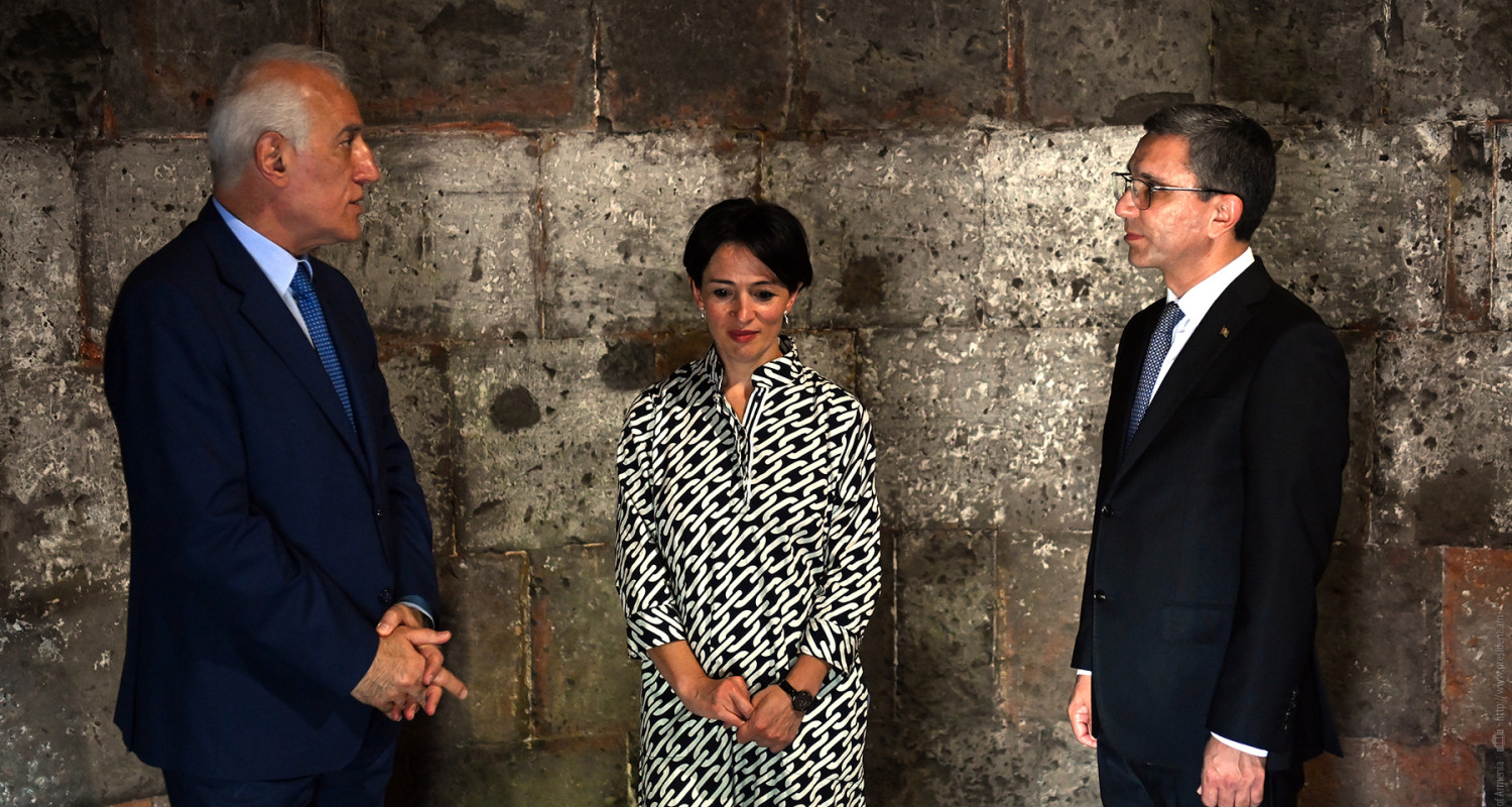 Visiting the historical monument of the Turkmen Emirs of Garagoyunly