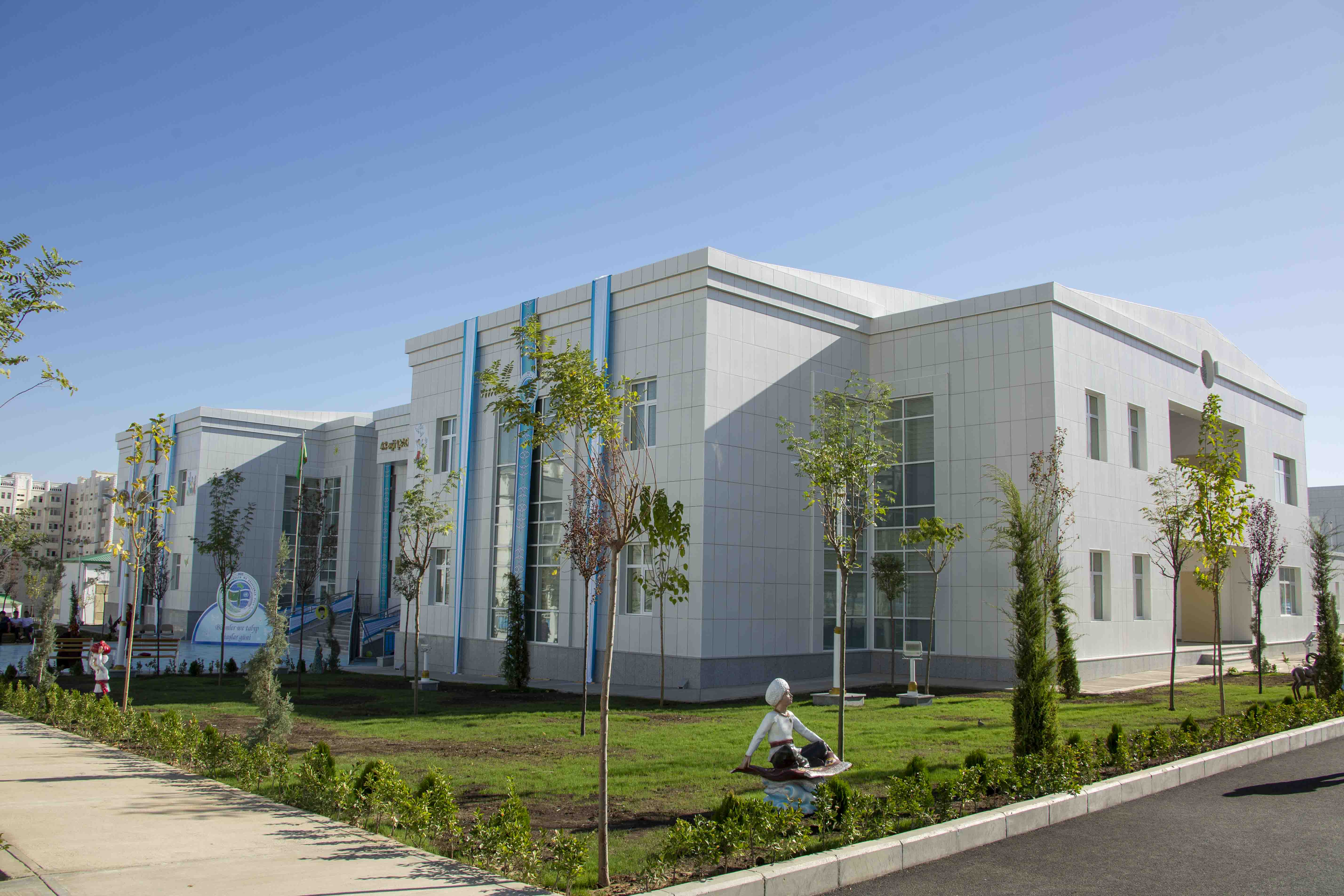 По случаю Дня знаний и студенческой молодёжи сданы в эксплуатацию новые здания