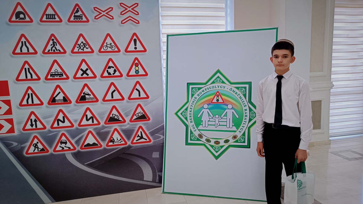 Ýol hereketiniň howpsuzlygy: Aşgabatda okuwçylar üçin amaly-tejribe okuwy guraldy