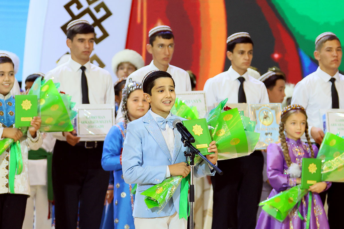 The Final Round of the “Garaşsyzlygyň merjen däneleri” Competition