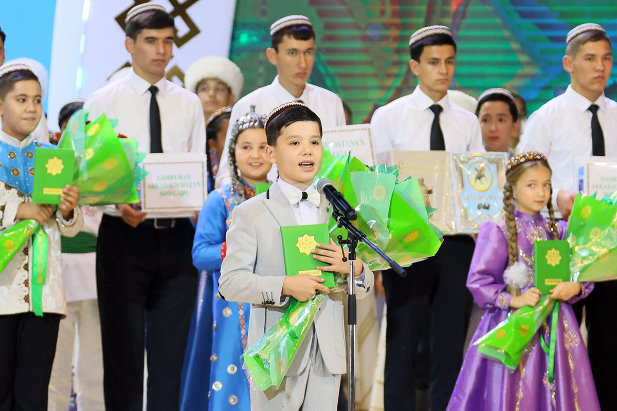 The Final Round of the “Garaşsyzlygyň merjen däneleri” Competition