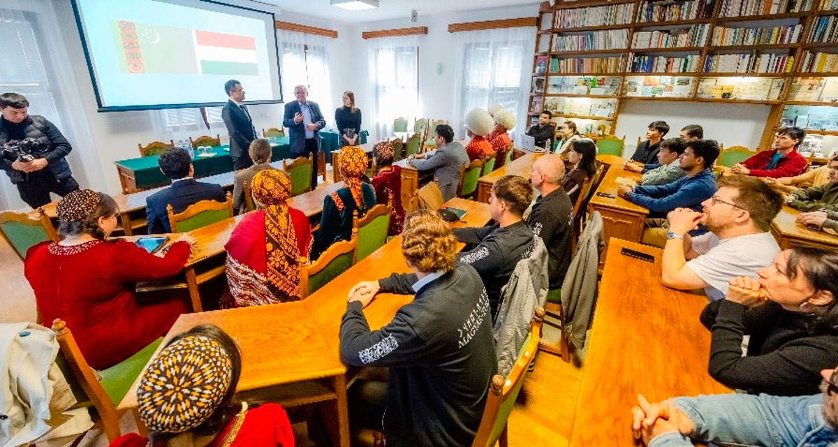 Events dedicated to the peaceful neutrality policy of Turkmenistan were held in Austria and Hungary