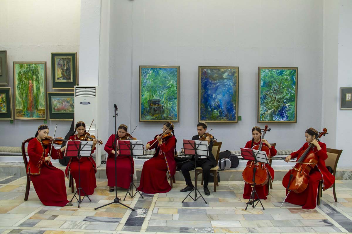 Charymyrat Yazmyradov: My Poetry in Colors