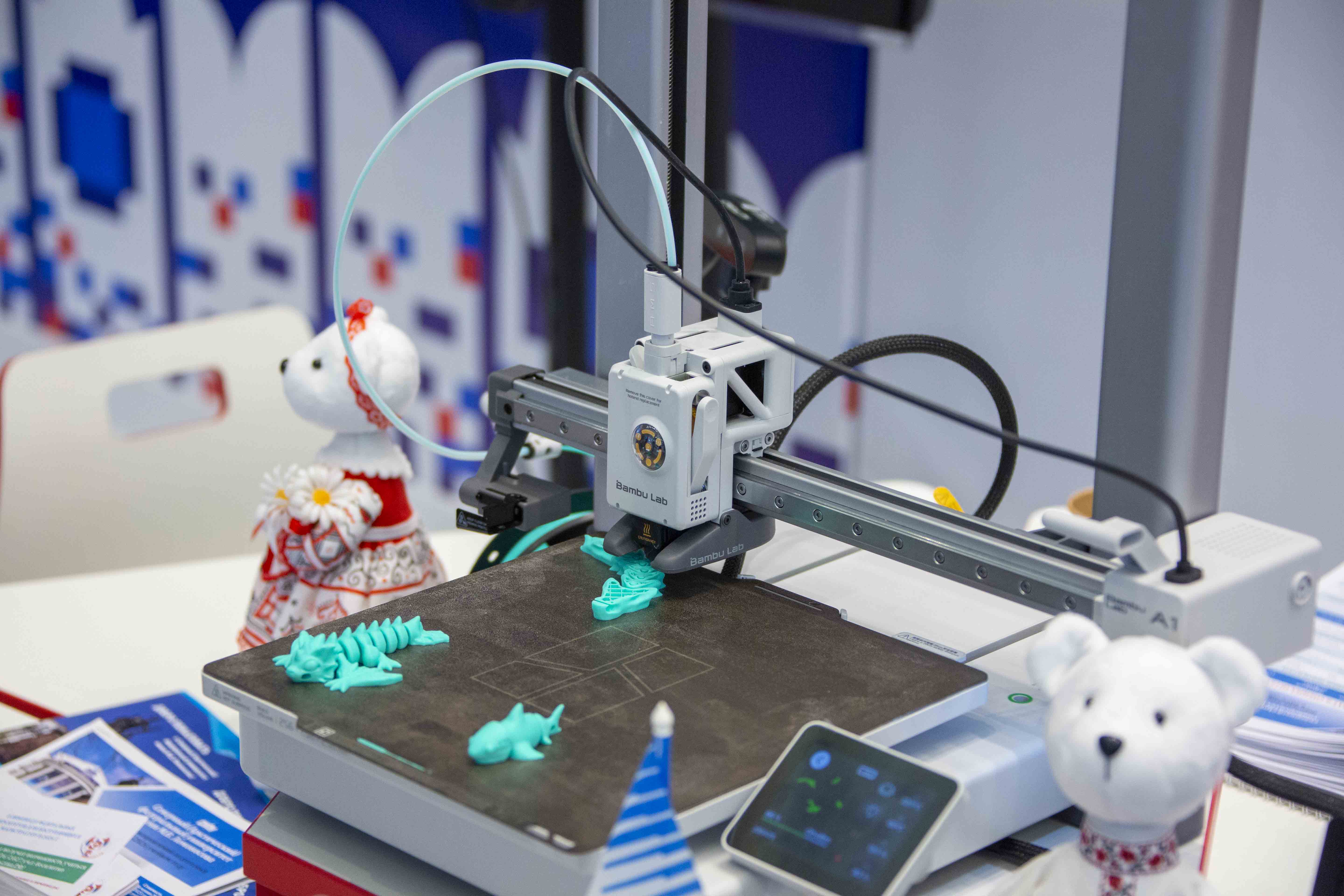 В Туркменистане широко отмечен День работников здравоохранения и медицинской промышленности