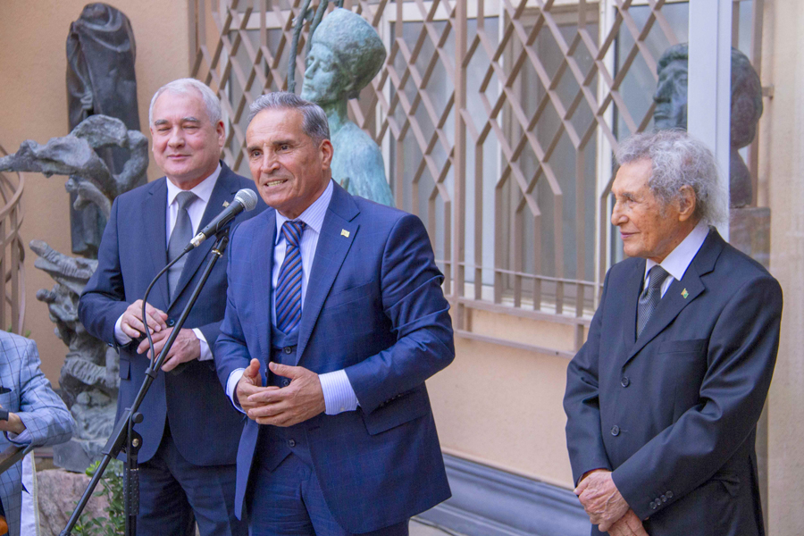 Галерея Бабасары Аннамурадова приняла первых посетителей