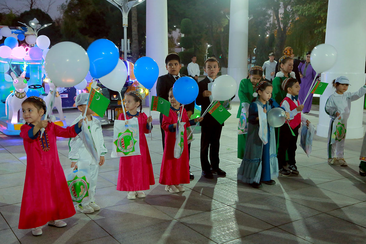An evening of Turkmen-Uzbek friendship took place in «Tashkent» park