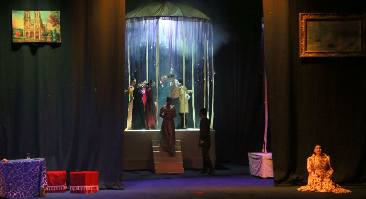 Mollanepes adyndaky talyplar teatrynda Edgar Ponuň eseri boýunça sahna oýny goýuldy