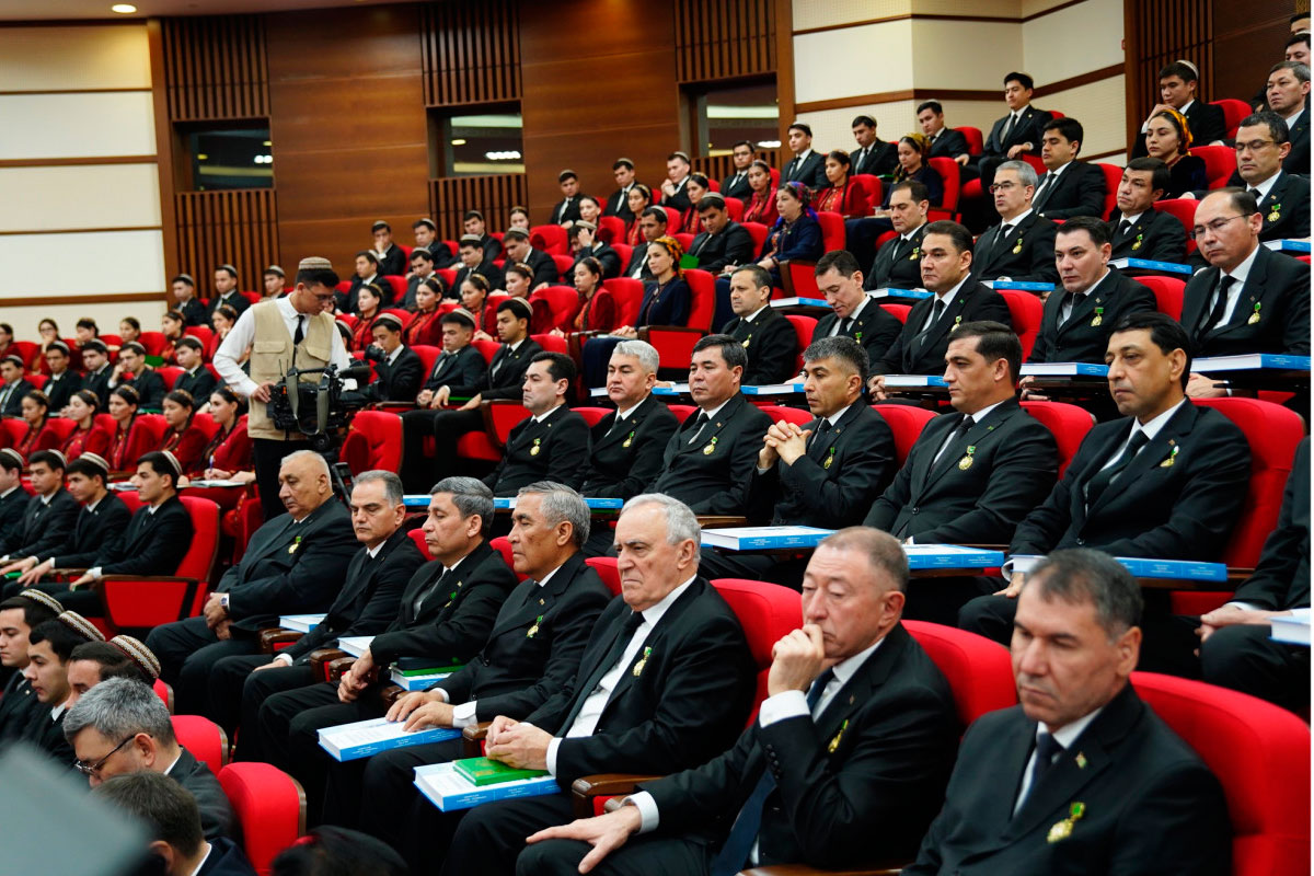 В ИМО МИД Туркменистана состоялась презентация новой книги Президента Туркменистана «Türkmenistanyň Bitaraplygy – parahatçylygyň we ynanyşmagyň aýdyň ýoly»