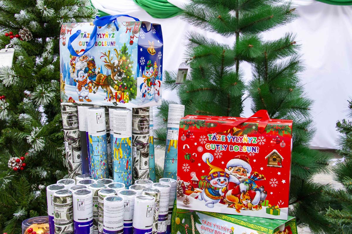 В Туркменистане стартовала праздничная торговля к предстоящим торжествам