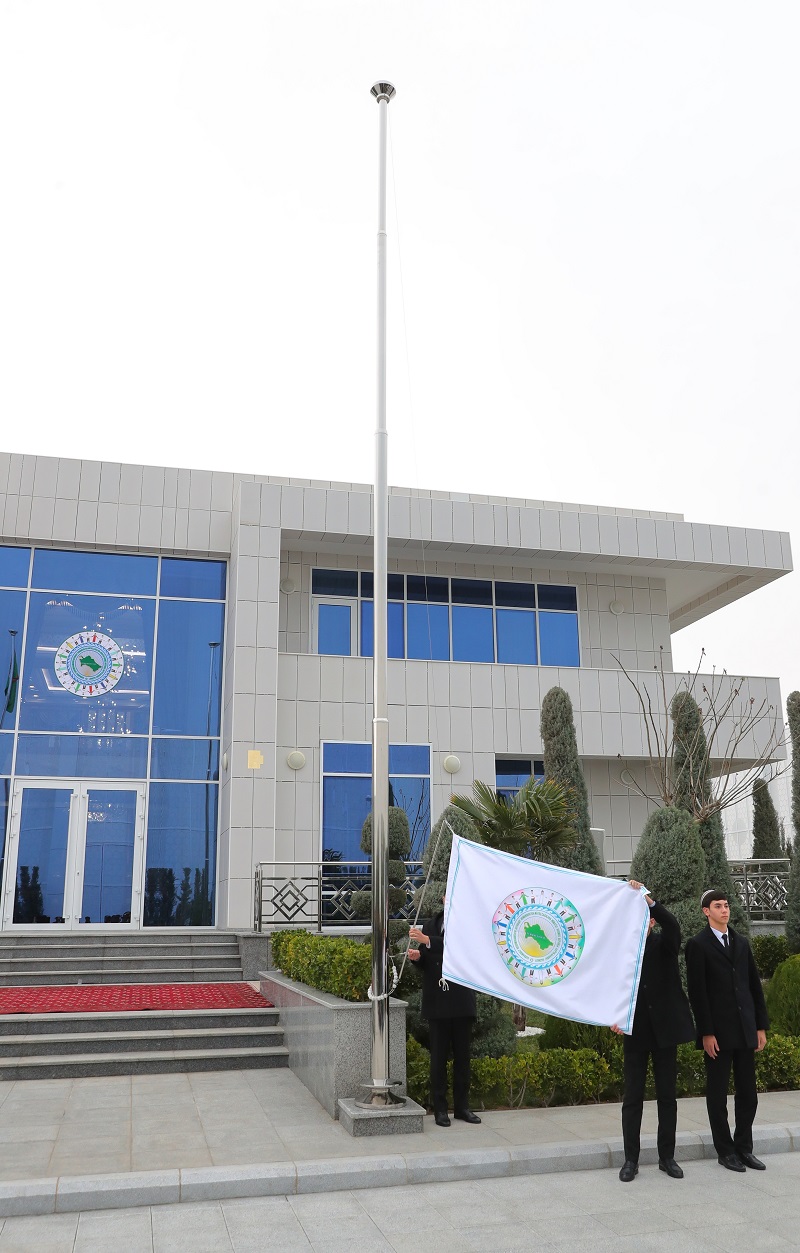 Gahryman Arkadagymyzyň ynsanperwer ýörelgeleri dabaralanýar