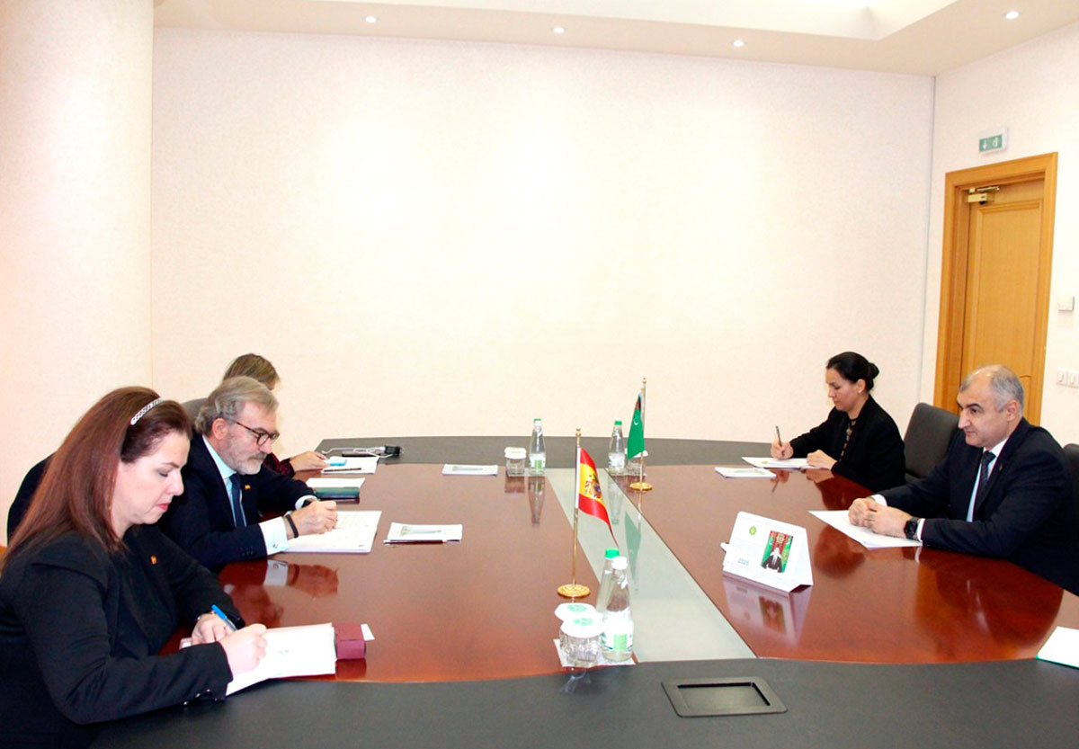 Ispaniýa Patyşalygynyň Türkmenistandaky Ilçisi bilen duşuşyk geçirildi