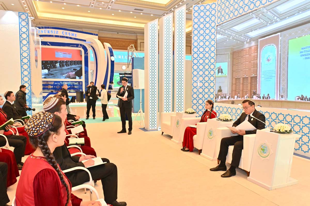 Türkmenistanyň Söwda-senagat edarasynda Bitaraplygynyň 30 ýyllyk mynasybetli giň gerimli sergi açyldy