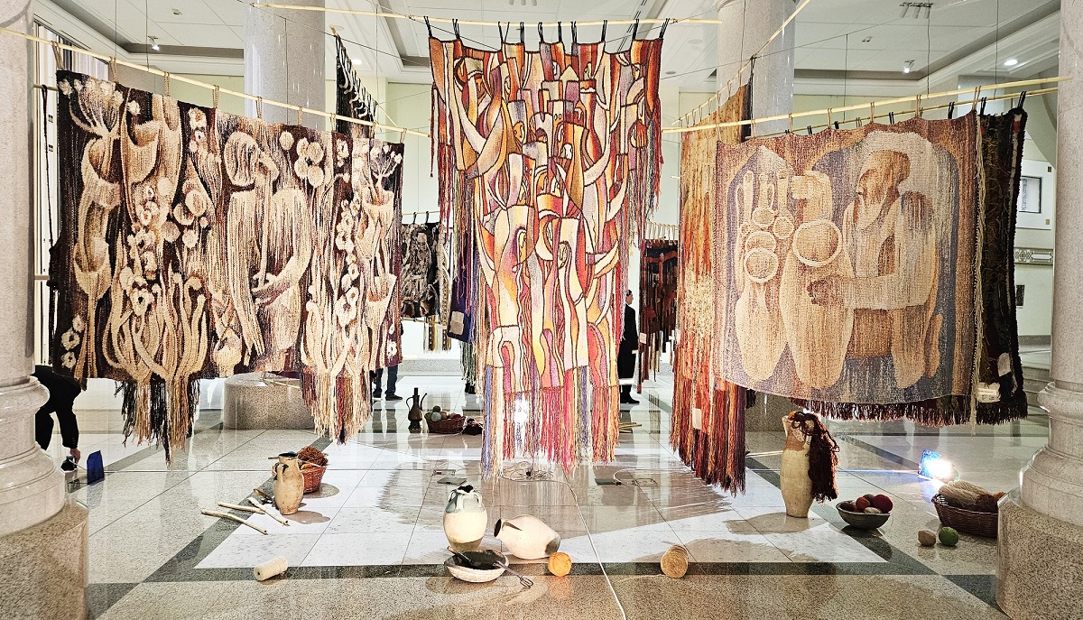 В Ашхабаде открылась выставка туркменских мастеров гобелена