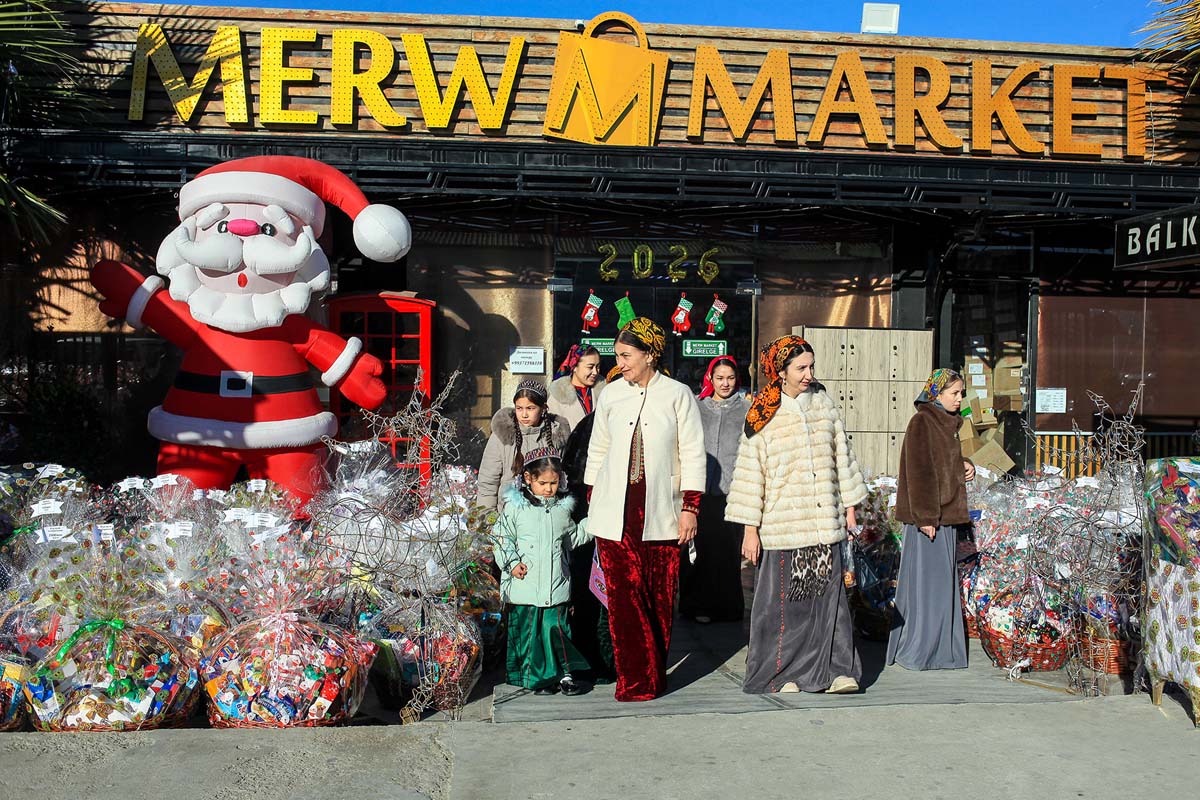 Festive trade as a reflection of abundance and prosperity