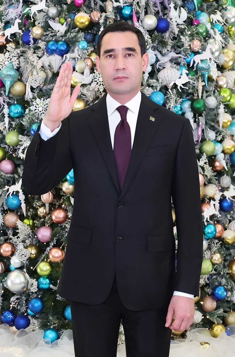Türkmenistanyň Prezidenti Serdar Berdimuhamedowyň türkmen halkyna Täze ýyl gutlagy