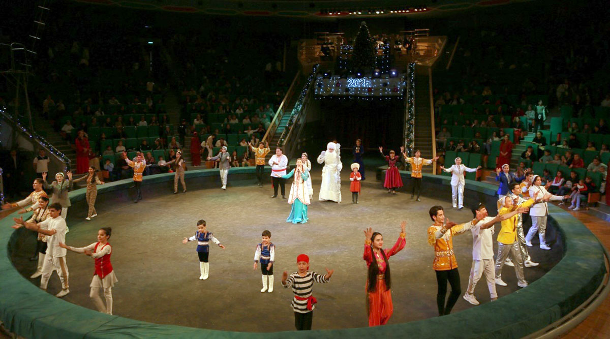 New Year’s circus performance “Winged Horses”