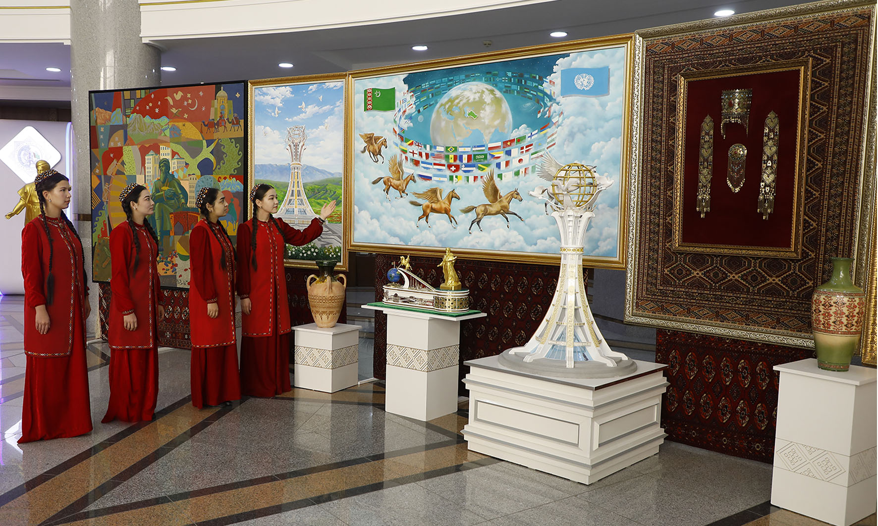 Magtymguly Pyragynyň rumyn diline terjime edilen goşgular ýygyndysynyň tanyşdyrylyş dabarasy geçirildi