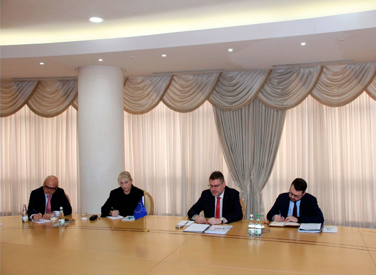 Министр иностранных дел Туркменистана встретился со Специальным представителем ЕС по Центральной Азии