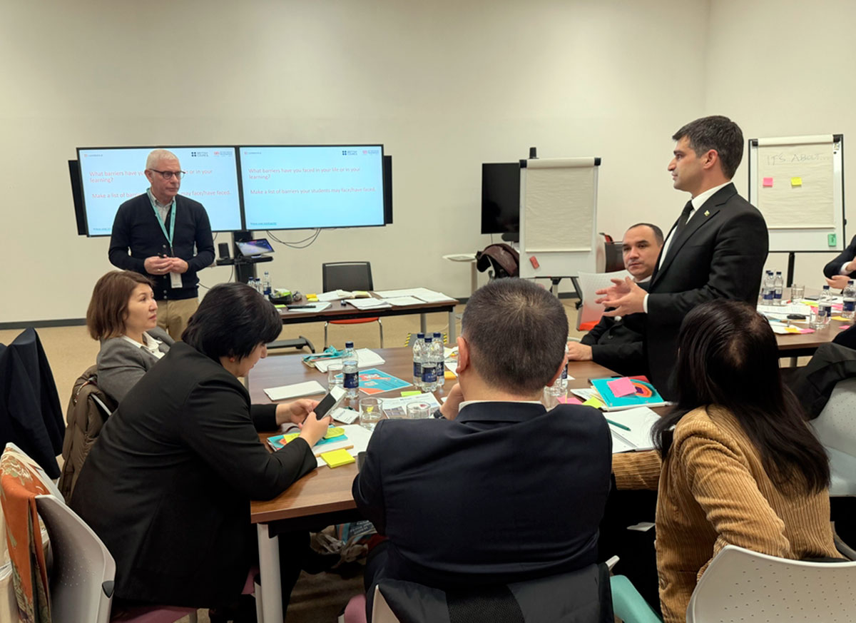 Продолжается учебный визит в Кембридж представителей системы образования Туркменистана