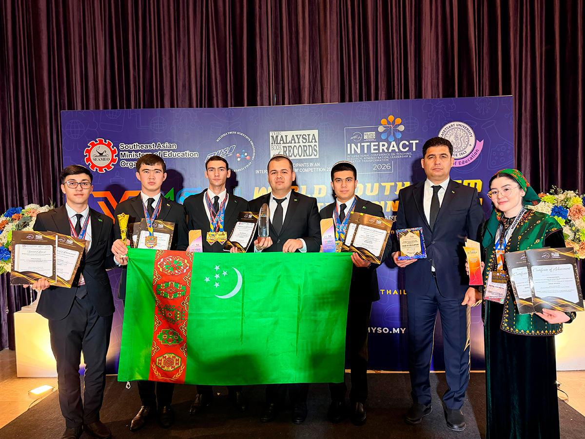 Туркменские студенты завоевали награды на международном научном конкурсе в Таиланде