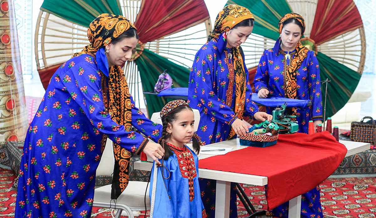 Tikinçileriň arasynda geçirilen bäsleşik ökdelerden öwrenmegiň we kämilleşmegiň mekdebine öwrüldi
