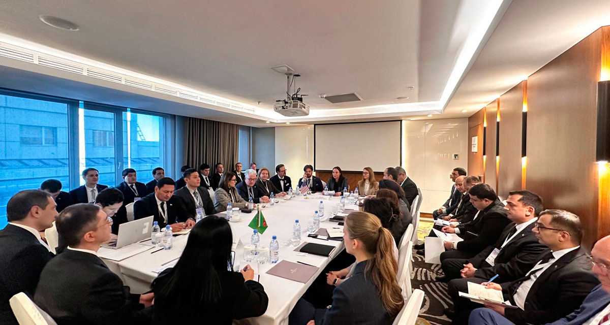 Türkmen wekiliýeti Bişkekde geçirilen ikinji B5+1 işewürlik forumyna gatnaşdy