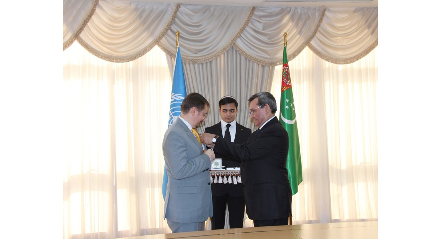 Türkmenistanyň DIM-nde Türkmenistanyň hemişelik Bitaraplygynyň 30 ýyllygy mynasybetli döwlet sylaglaryny gowşurmak dabarasy geçirildi