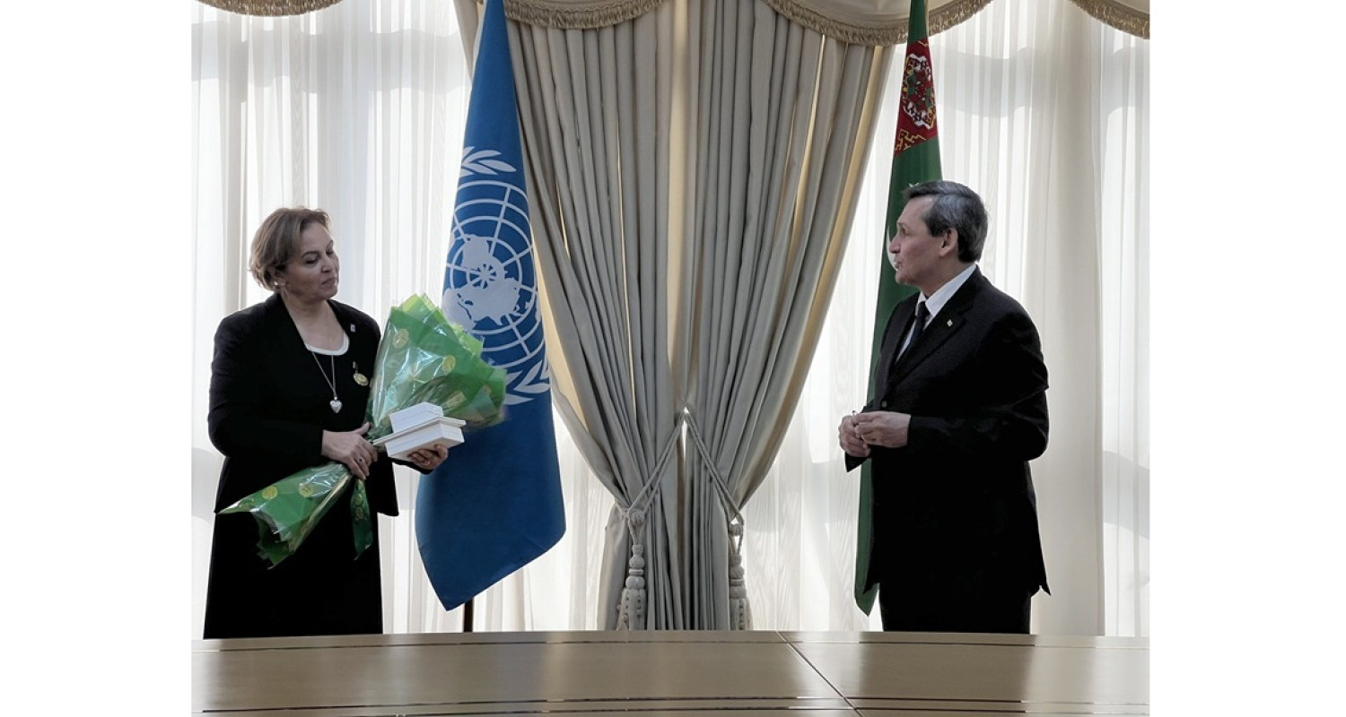 В МИД Туркменистана состоялась церемония вручения государственных наград по случаю 30-летия Нейтралитета Туркменистана