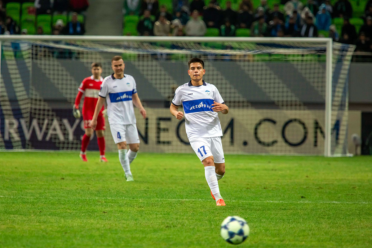 Матч между футбольными командами «Arkadag» и «Al-Nassr»