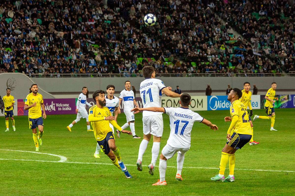 Матч между футбольными командами «Arkadag» и «Al-Nassr»