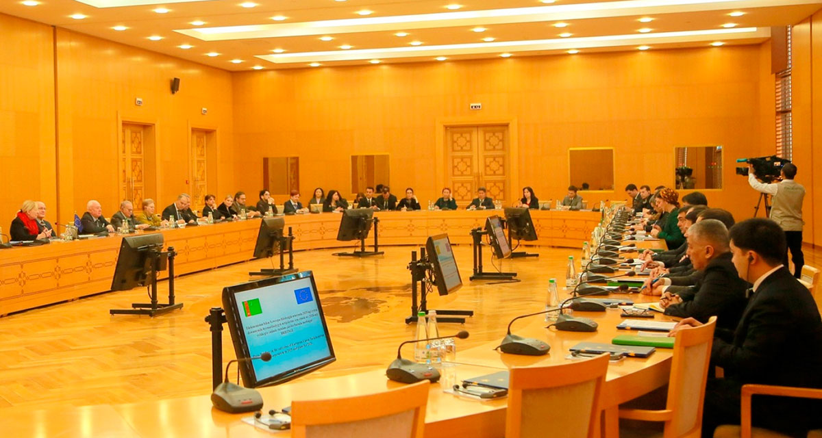 В МИД Туркменистана состоялся брифинг по сотрудничеству с ЕС