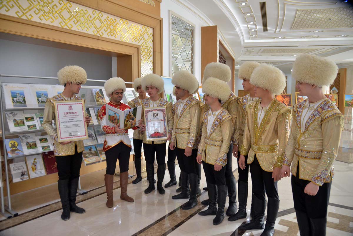 «Galkynyş» milli at üstündäki oýunlar topary Lebap welaýatynda