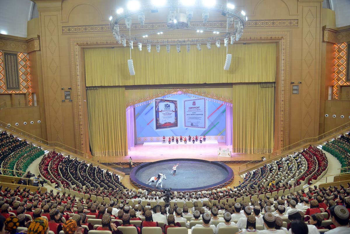 «Galkynyş» milli at üstündäki oýunlar topary Lebap welaýatynda