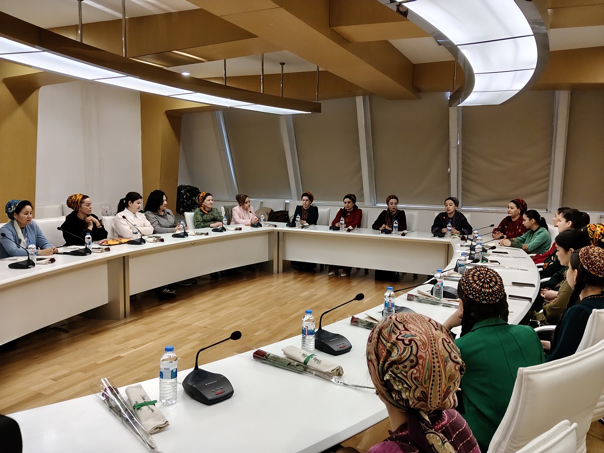 «Zenan we tebigat» atly döredijilik duşuşygy geçirildi