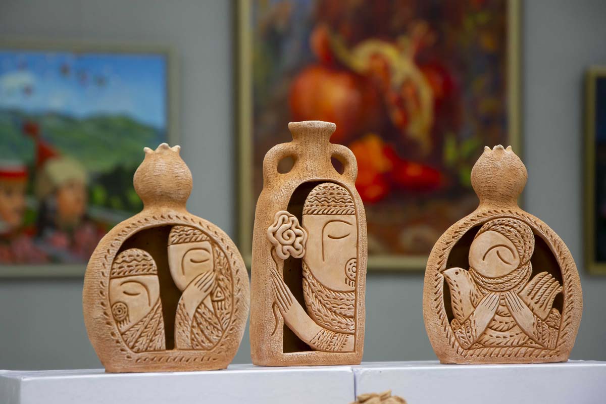 Авторы работ на выставке к 8 Марта - только женщины