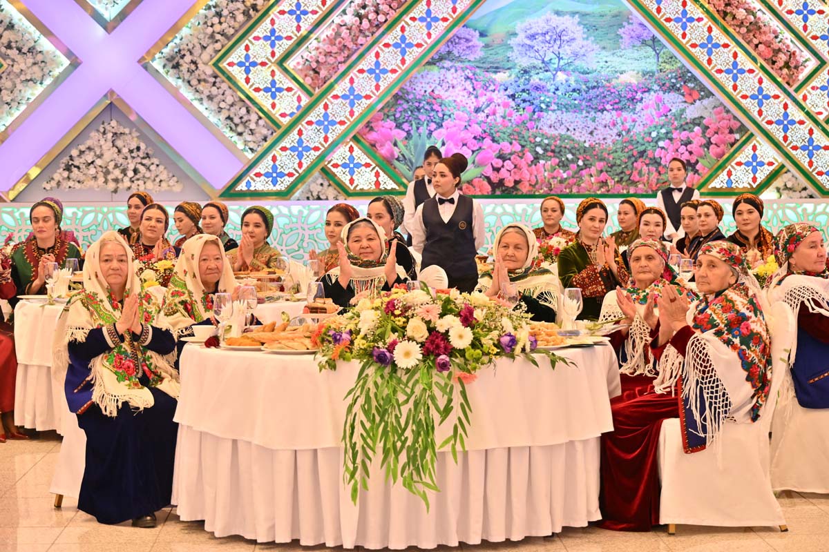 Halkara zenanlar güni mynasybetli dabara