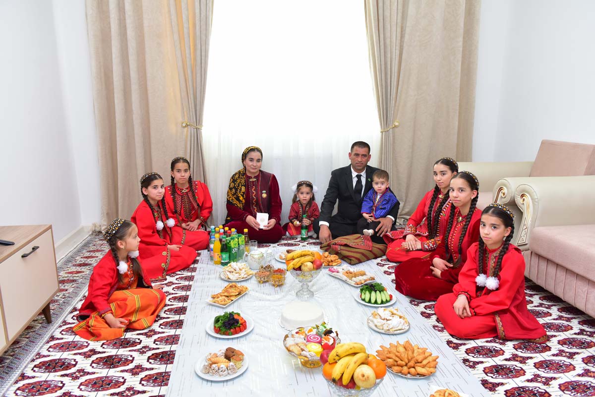 Церемонии чествования многодетных матерей