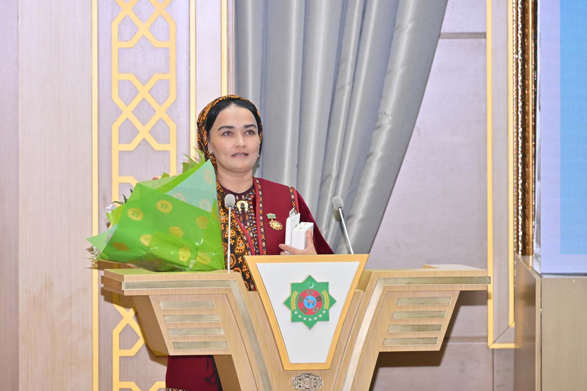 Церемонии чествования многодетных матерей