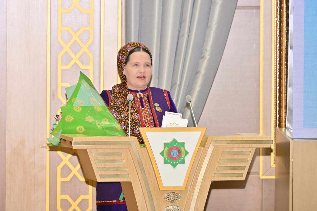 Церемонии чествования многодетных матерей