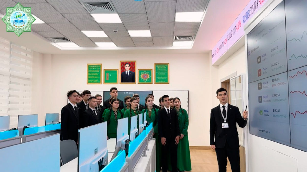 Туркменский вуз провел встречу со школьниками-финалистами конкурса «Золотые таланты Золотого века»