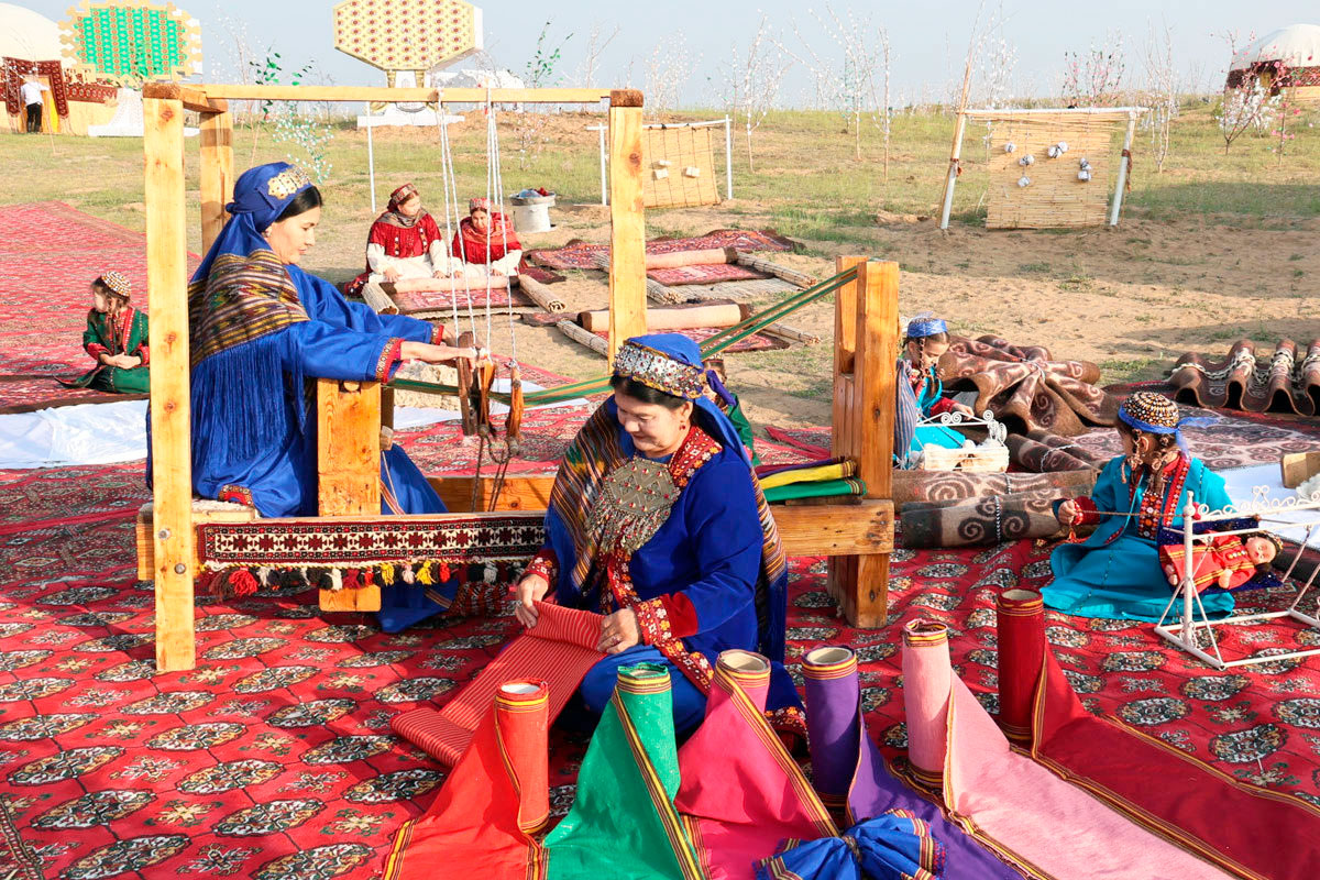 Выставки к Национальному празднику весны и другие культурные события