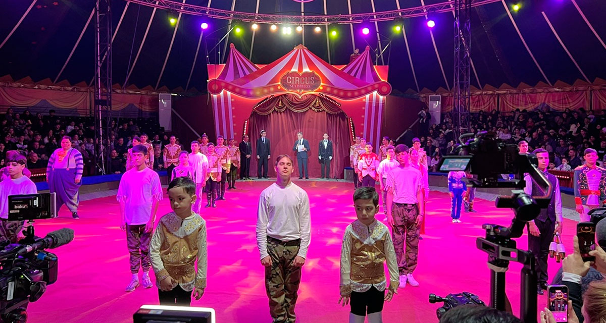 «Galkynyş» milli at üstündäki oýunlar topary Bakudaky «Circus Sea Breeze» sirk arenasynda täsirli çykyşlary görkezdi