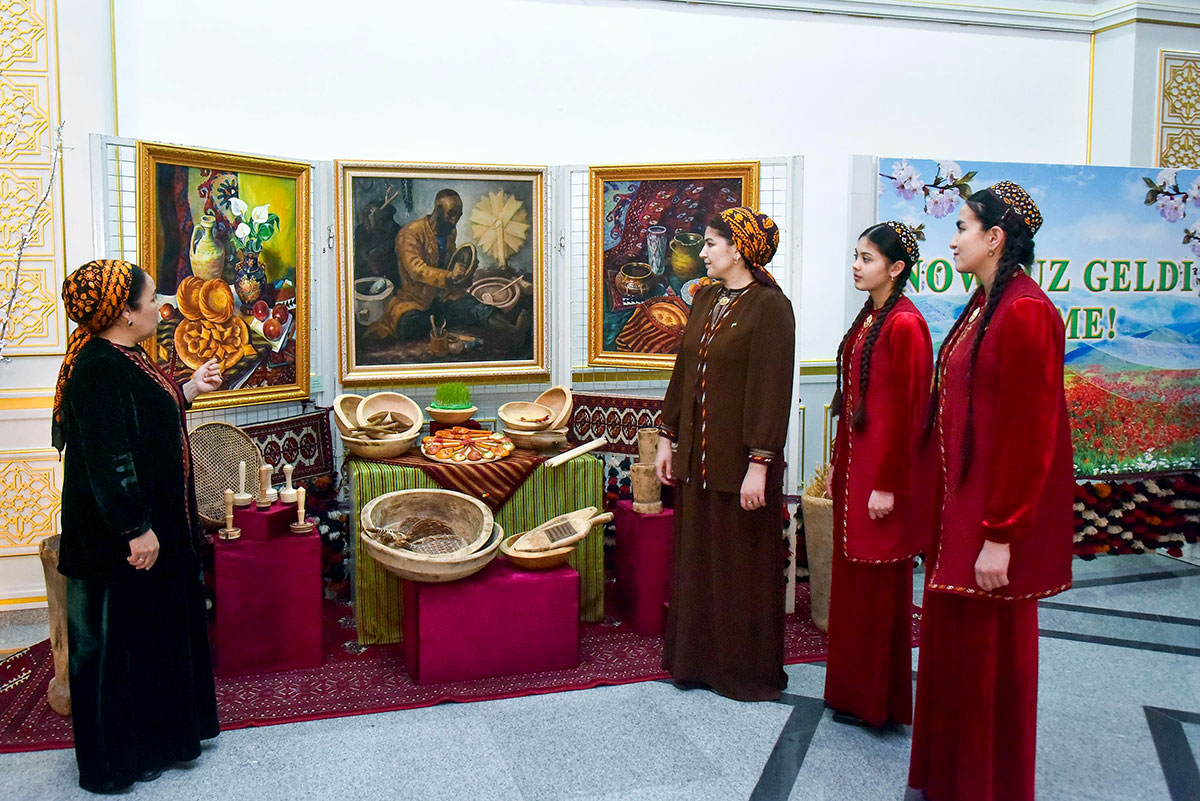 Конференция и выставка, посвящённые Национальному празднику весны