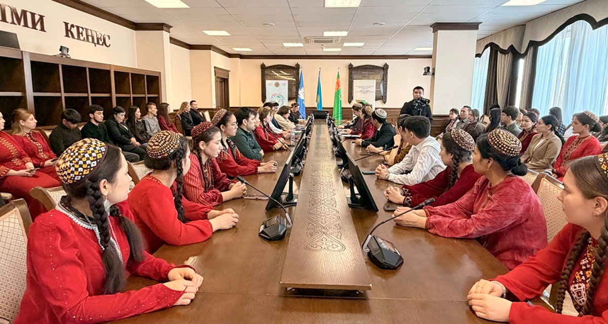 Türkmen talyplarynyň başlangyjy bilen L.N.Gumilýow adyndaky Ýewraziýa milli uniwersitetinde tegelek stol geçirildi