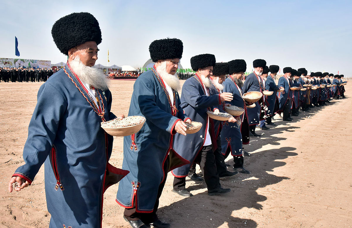 В Туркменистане дан старт севу хлопчатника