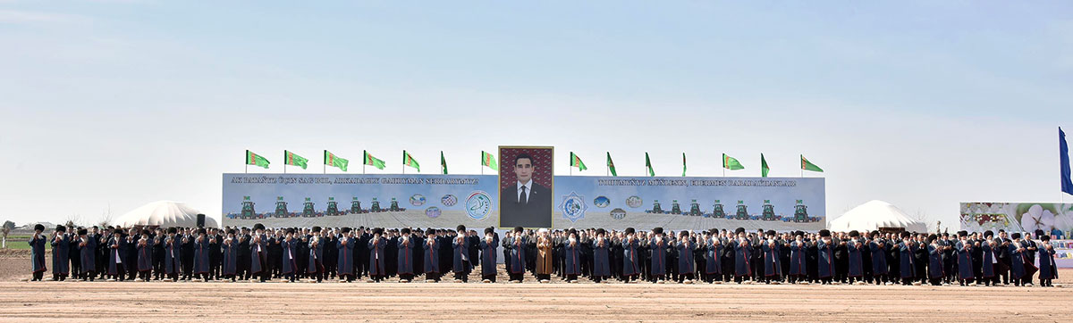 В Туркменистане дан старт севу хлопчатника
