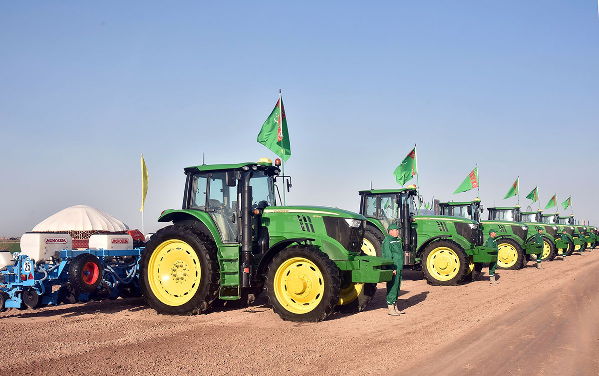 В Туркменистане дан старт севу хлопчатника