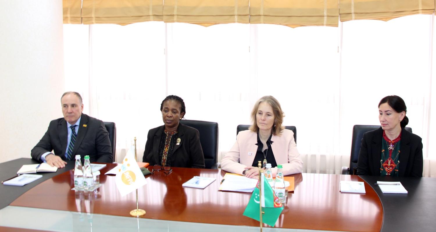 Türkmenistanyň BMG-niň Ilat Gaznasy bilen hyzmatdaşlygynyň geljegi ara alnyp maslahatlaşyldy